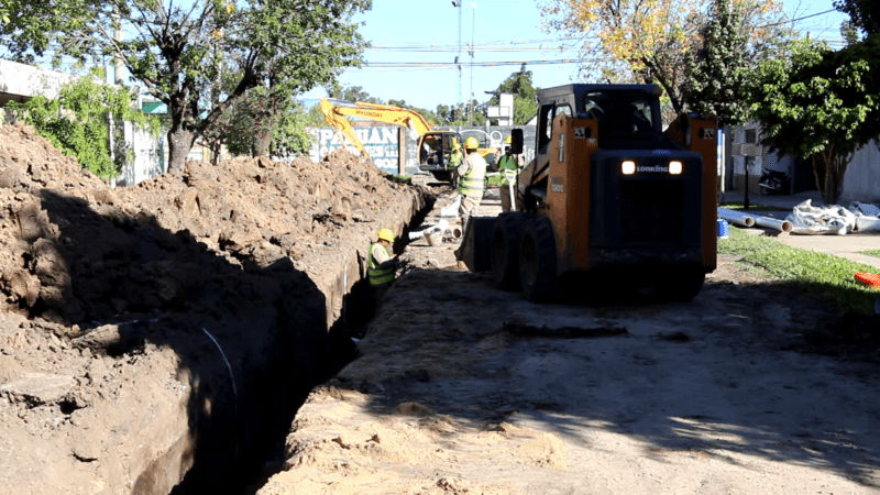 Precaución al transitar por Avenida Devetach y Vrillaud
