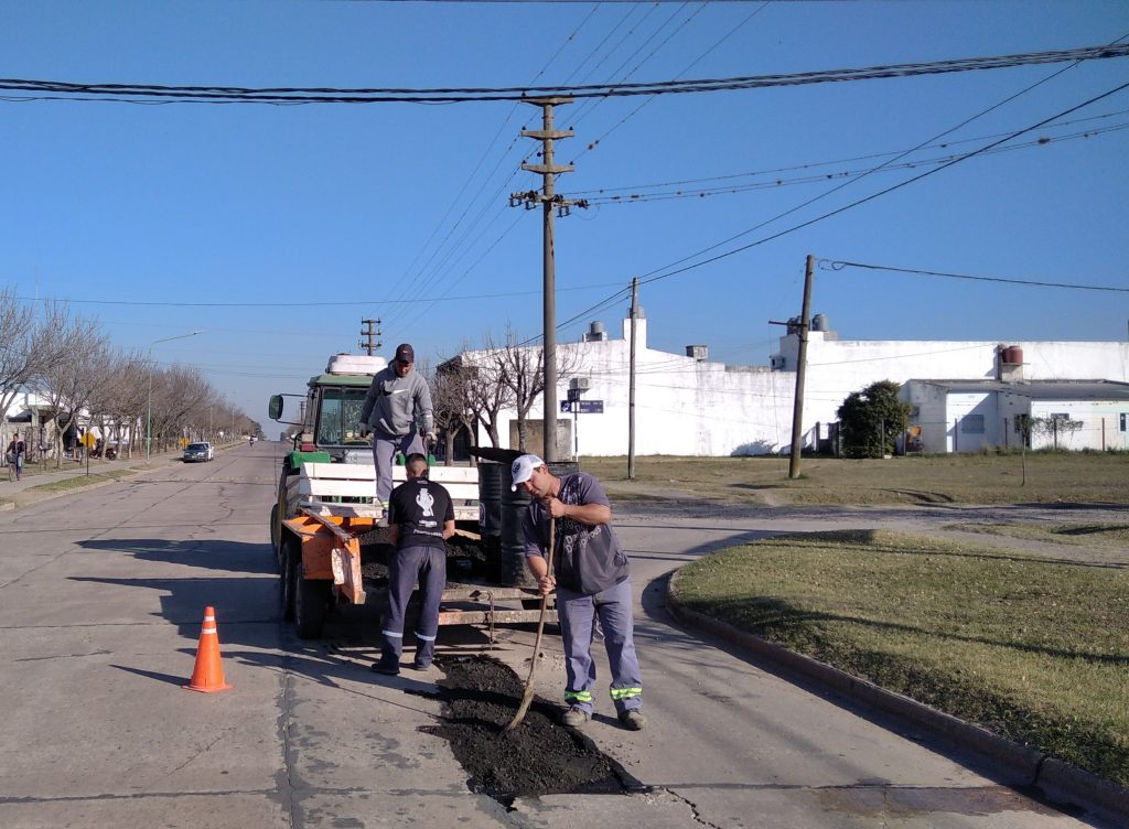 Reconquista: Precaución por tareas de bacheo en calle Pietropaolo