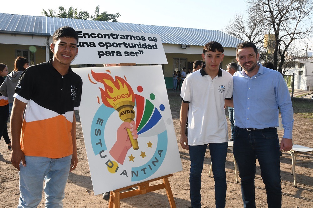 Avellaneda presentó la Estudiantina 2023