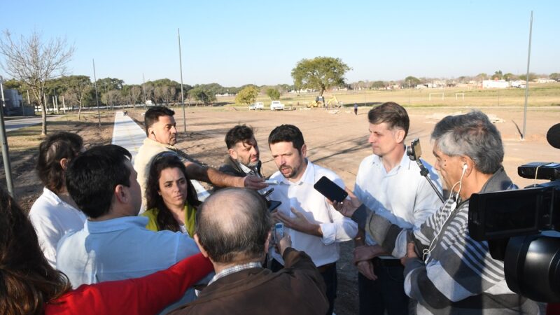 Braidot inauguró el paseo de la constitución en Avellaneda