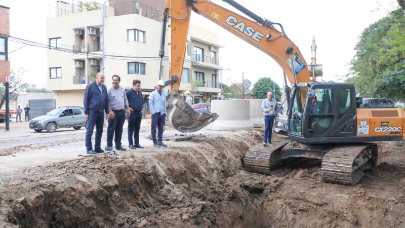 Perotti recorrió obras de drenajes pluviales y de conexión de agua en Reconquista