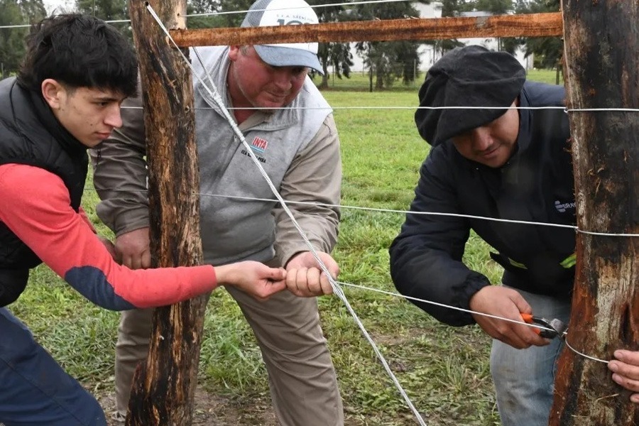 Exitoso primer taller de alambradores en Avellaneda