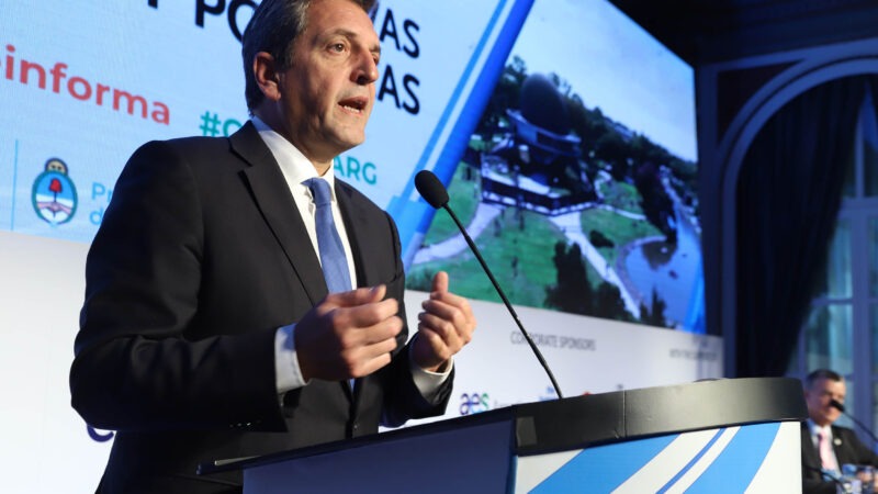 Massa liberó las importaciones para pymes industriales