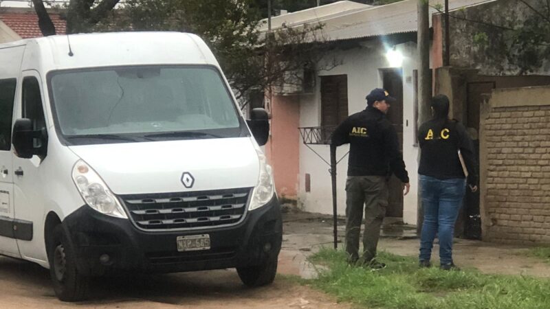 Reconquista: 5 allanamientos en simultáneo por tenencia y distribución de pornografía