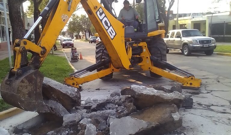 Avellaneda continúa con su Plan de bacheo y tomado de fisuras