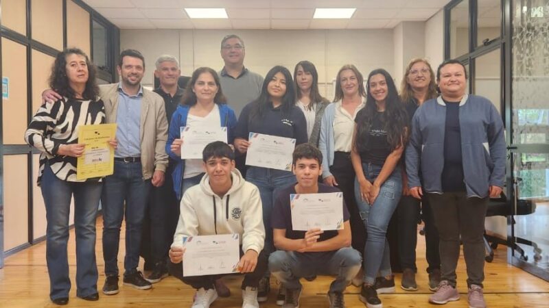 Avellaneda: entregaron certificados a la primera cooperativa escolar “Ambiencoop»