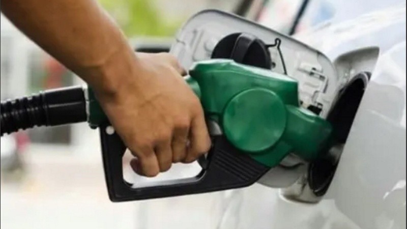 Los combustibles suben otro 37% tras la devaluación ¿Cómo impacta en tu bolsillo?