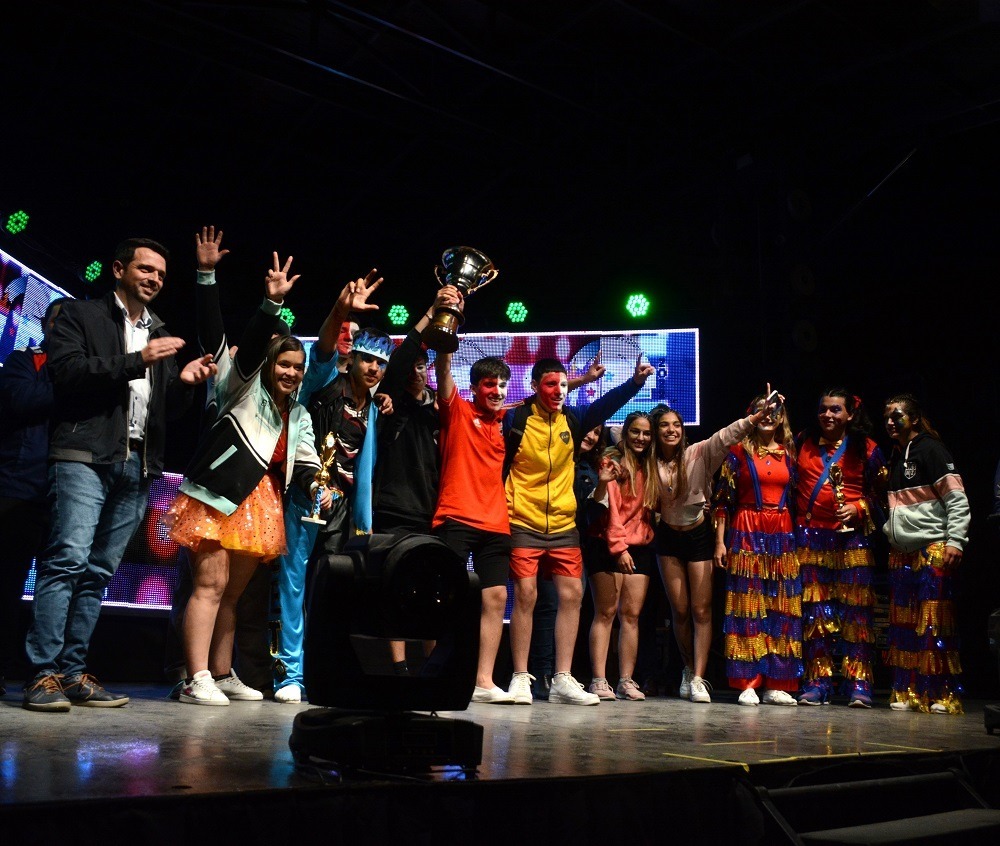 Avellaneda: cerró la estudiantina con desfile de murgas ¿Cuál fue la escuela ganadora?