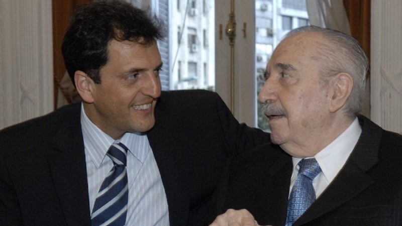 Sergio Massa homenajeó a Raúl Alfonsín por los 40 años de democracia