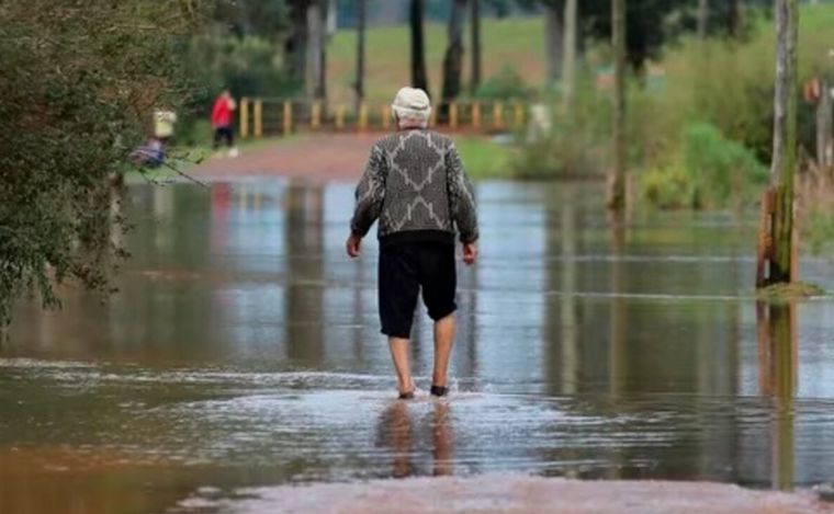 Más de 600 evacuados en Corrientes por la creciente de los ríos Paraná y Uruguay