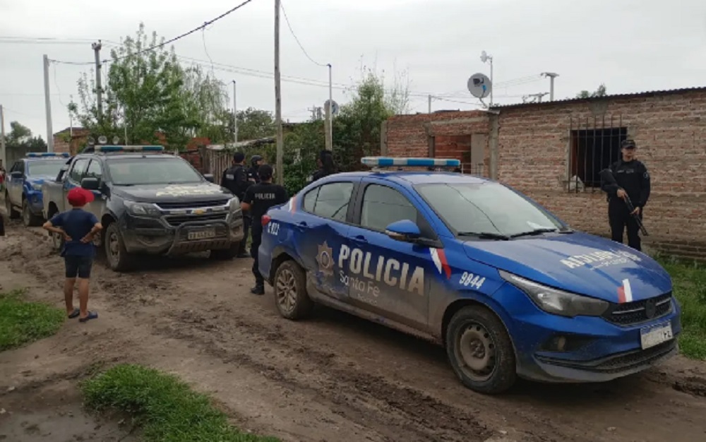 Reconquista: Triple allanamiento, hubo secuestros, aprehendidos y marihuana