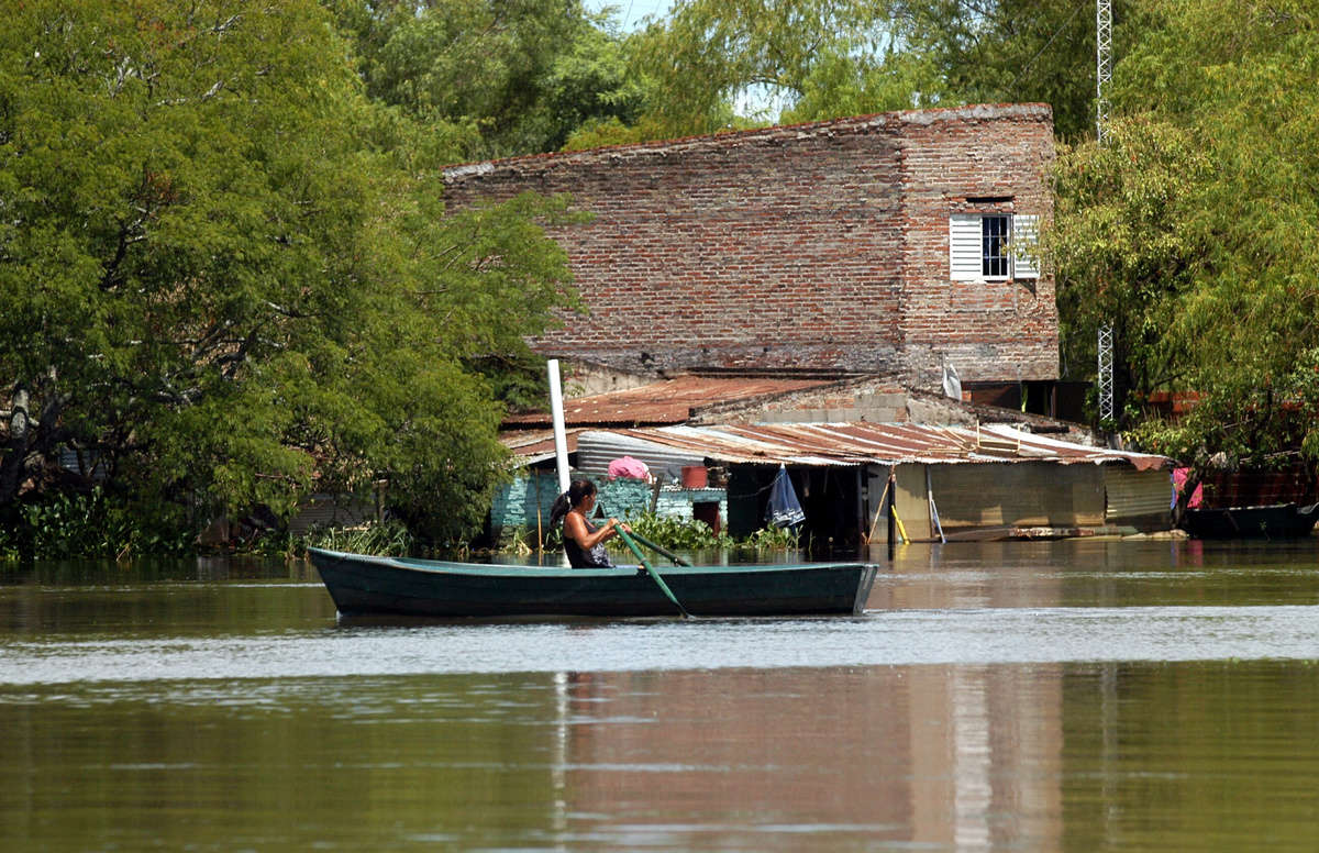 Chaco: Por la crecida del Paraná, declaran la emergencia y preparan evacuaciones