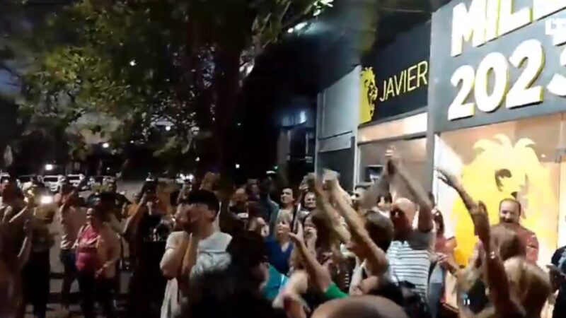 Los festejos por el triunfo de Milei en Santa Fe