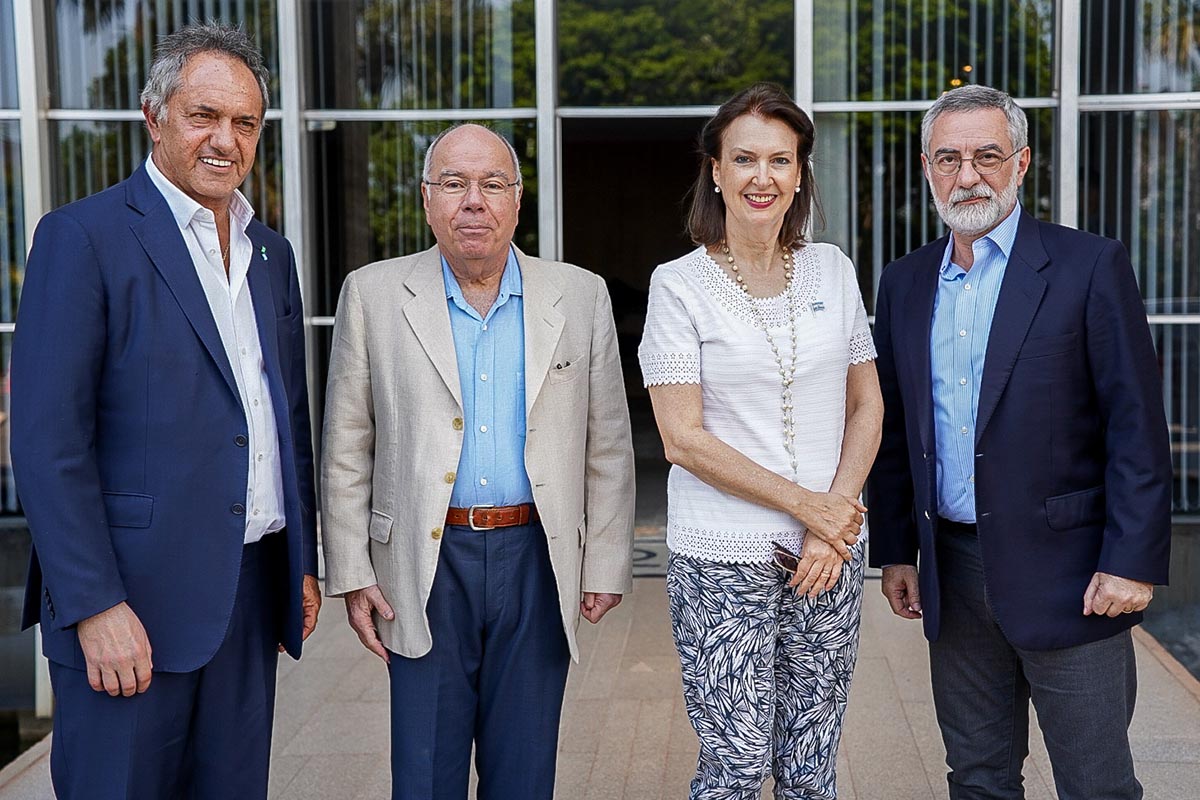 Daniel Scioli seguirá como embajador en Brasil