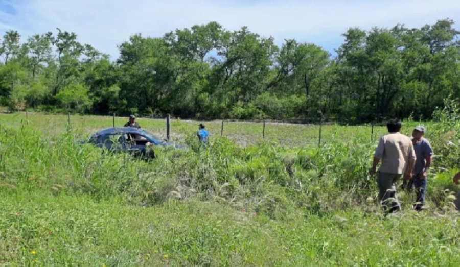 VERA | Sobre Ruta 40, una policía protagonizó un vuelco