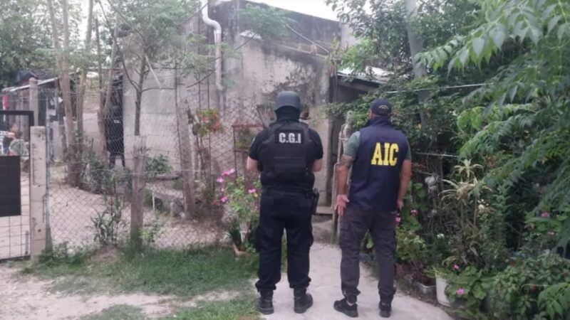 Caso Arriola: personal policial allanó 2 viviendas en Barrio Ombusal y Las Ranas