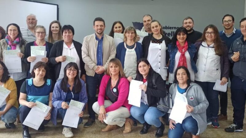Avellaneda entregó casi $9.000.000 en nuevos aportes para escuelas públicas