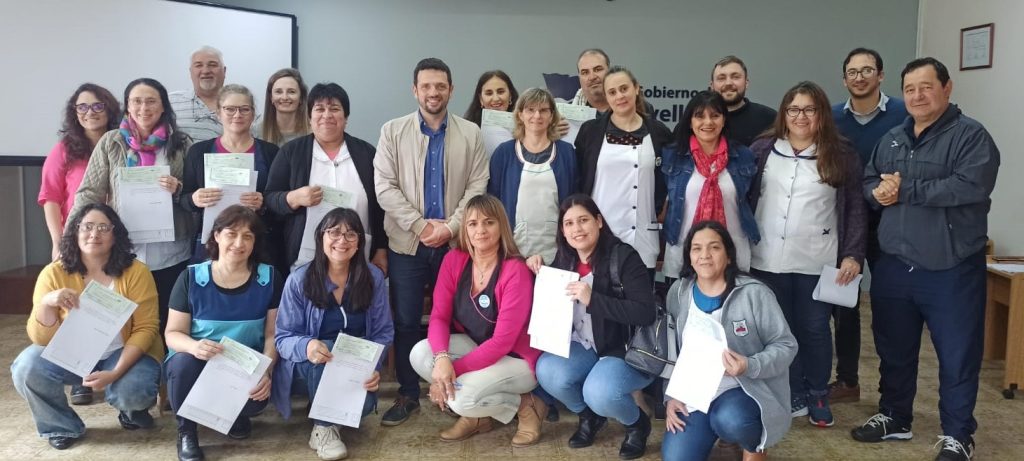 Avellaneda entregó casi $9.000.000 en nuevos aportes para escuelas públicas