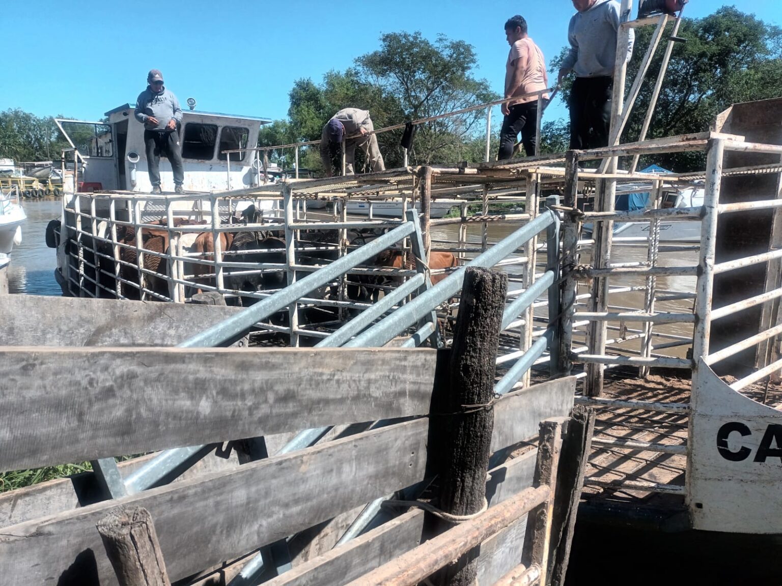 CRECIDA DE PARANÁ: El nivel del río en Reconquista crece 14 centímetros por día