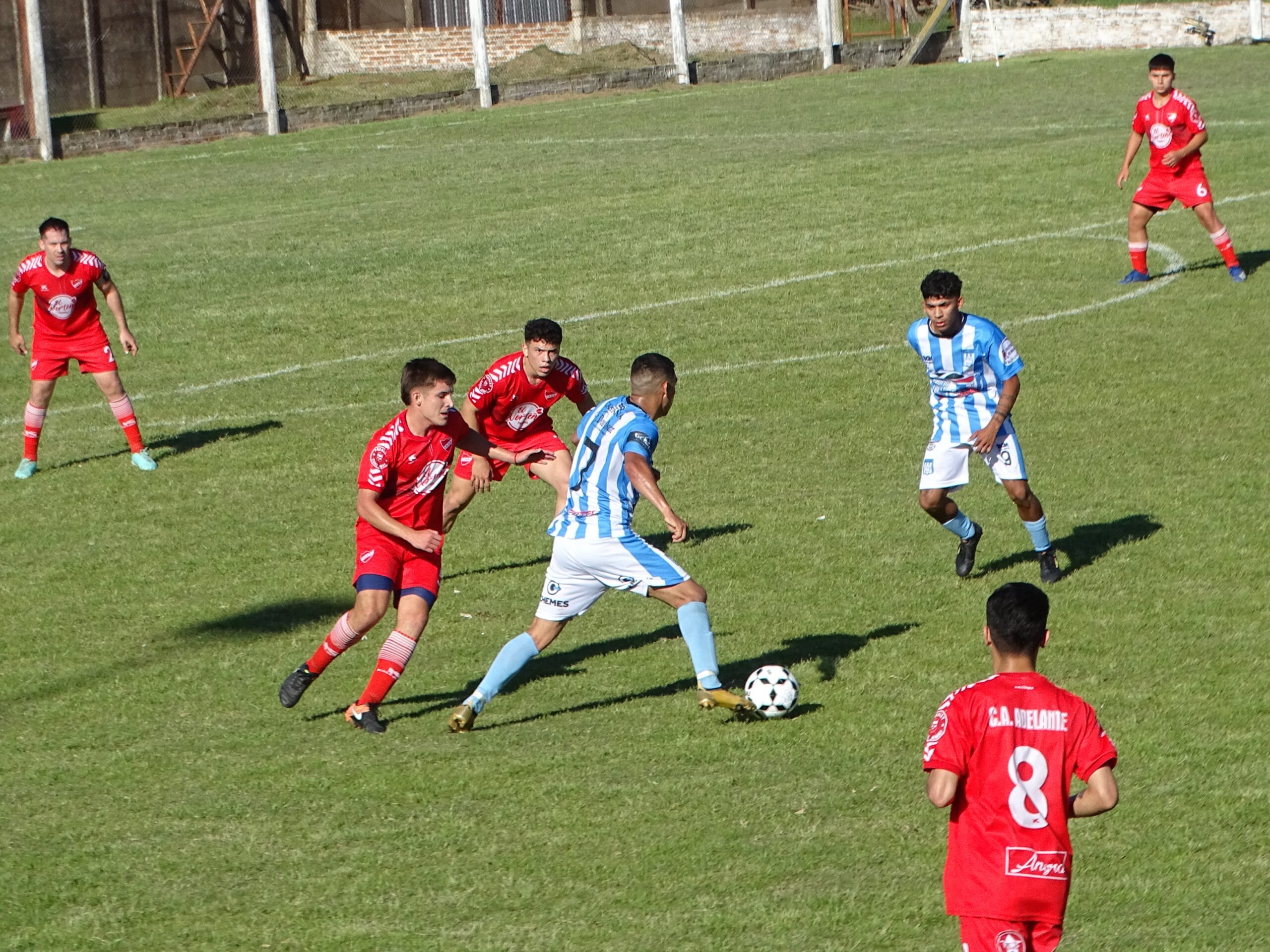 Fútbol: Racing venció 1 a 0 a Atlético Adelante