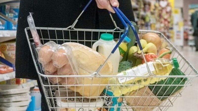 El consumo en supermercados cayó un 7,3% en marzo
