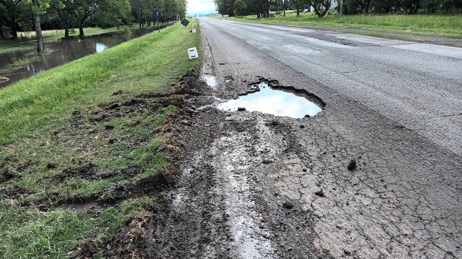 El ministro Enrico reclama ante Nación por el estado de Ruta 11