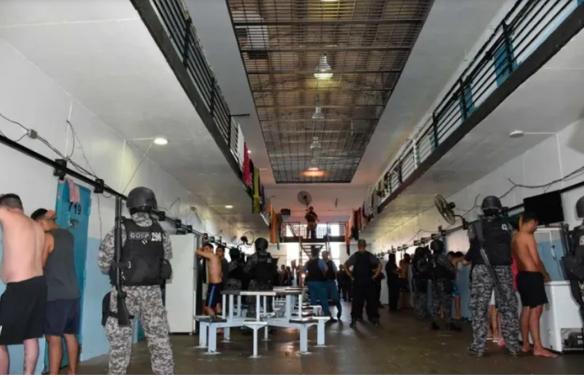 «No vamos a ceder»: el mensaje del gobierno tras la amenaza a Pullaro