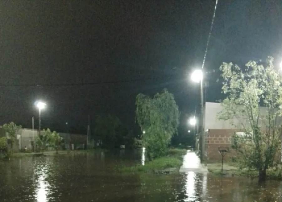🟥 Corte total de energía, barrios inundados y calles cortadas por inundación en Reconquista