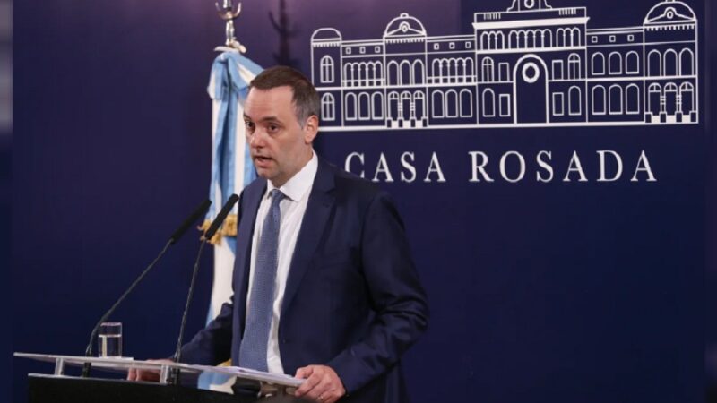 Conferencia de prensa del vocero presidencial Manuel Adorni