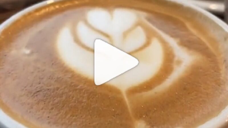 Disfrutá de un rico café en Bohemia By Antartida Reconquista