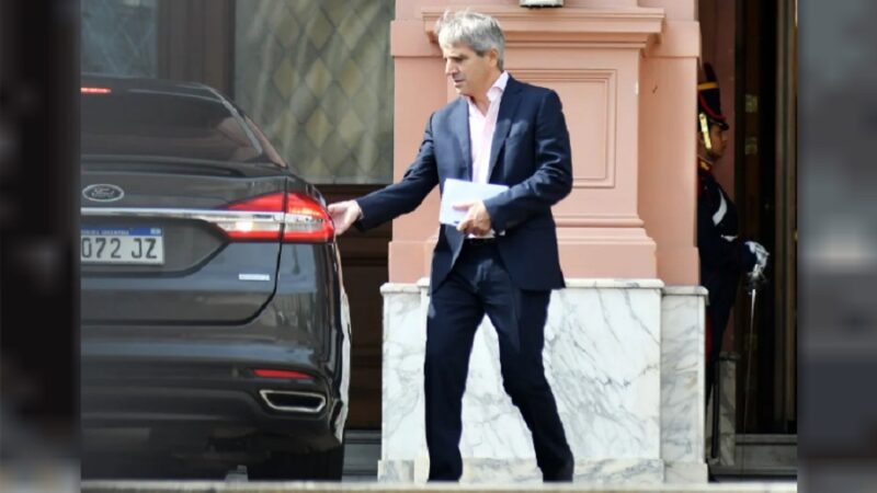 Caputo vuelve a grabar el mensaje con los anuncios económicos