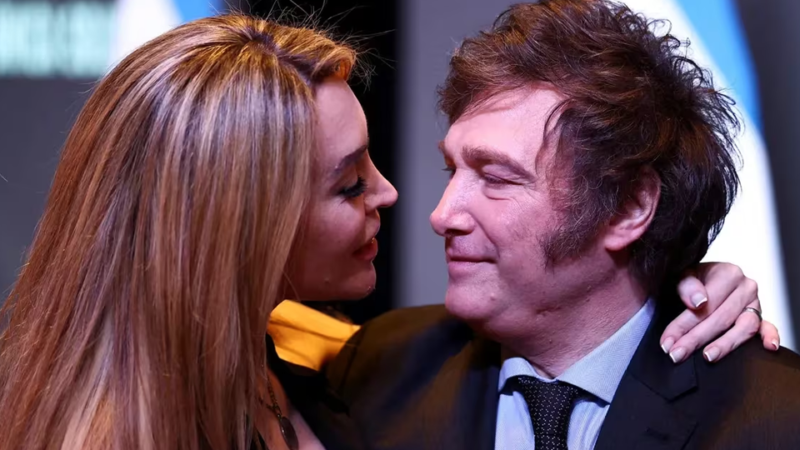 Fátima Florez se hizo un mate en con la cara de Milei