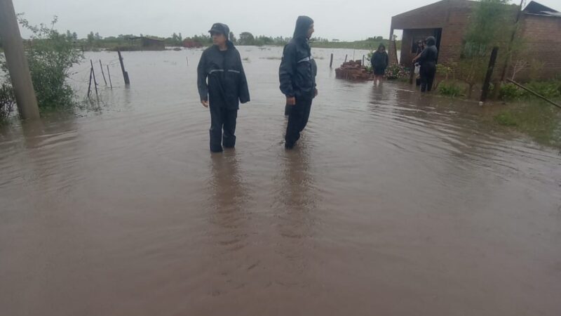 Defensa Civil informó que hay dos familias evacuadas en Tacuarendí ¿Cuánto llovió?