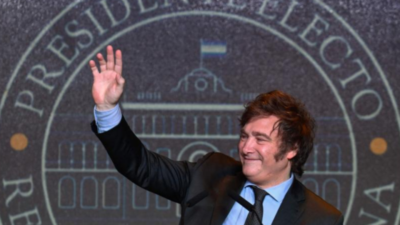 Milei en cadena nacional explicará el DNU que desregula la economía ¿A qué hora habla?