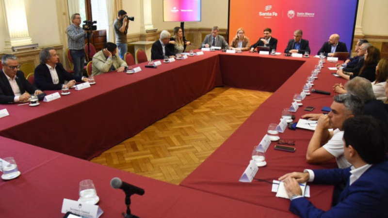 Pullaro se reunió a los legisladores nacionales “para trabajar en defensa de Santa Fe”