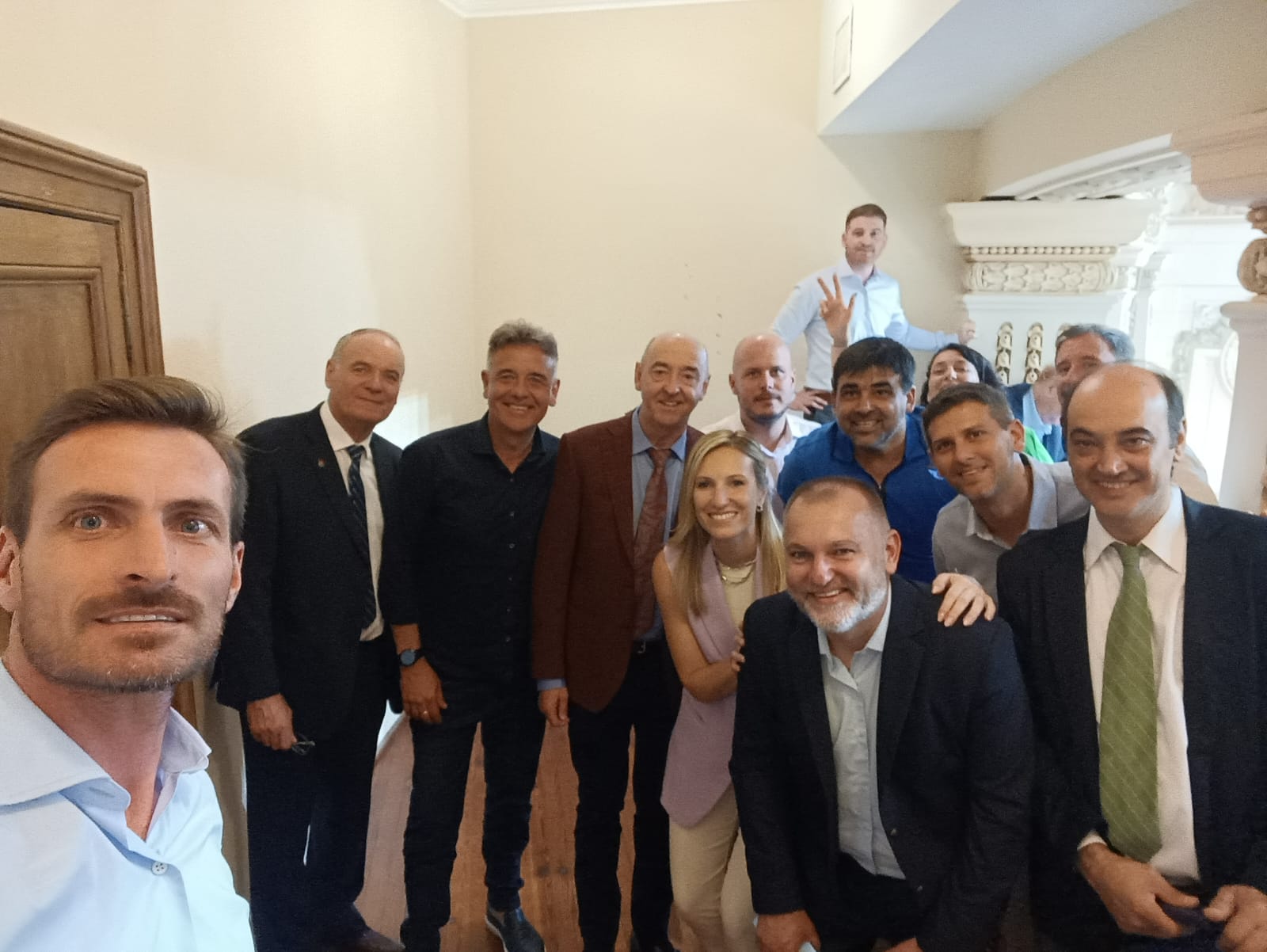 Intendentes y presidentes de comunas del norte en la asunción del gobernador  Pullaro