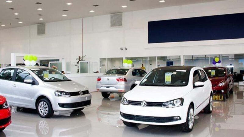 Automóviles: cuáles son los precios y qué ofrecen las concesionarias