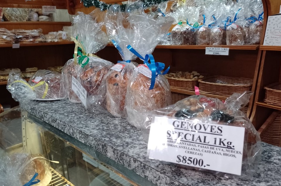 Pan dulce y budín ¿cuánto cuesta tenerlos en la mesa navideña?