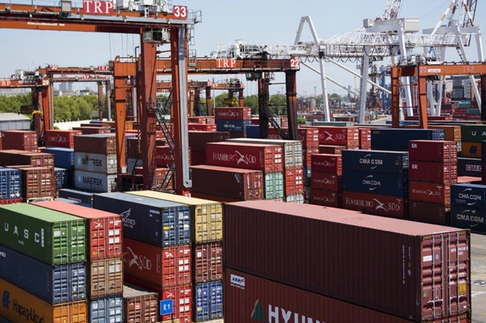 Milei oficializó el cambio en el sistema de importaciones ¿En qué consiste?
