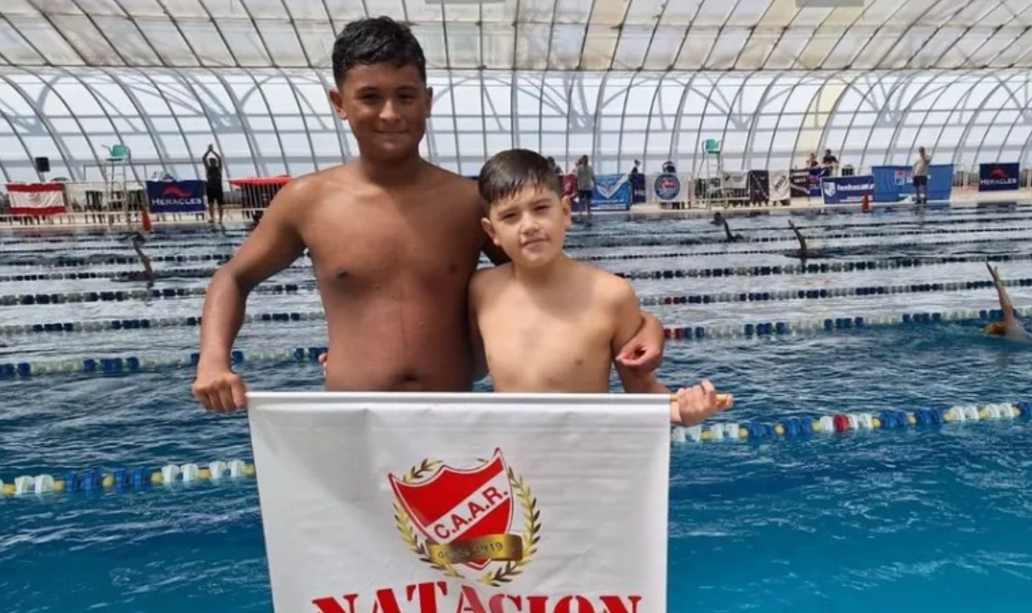 Castañeda y Sandoval participan del Campeonato Nacional de Natación «Mar del Plata 2023»