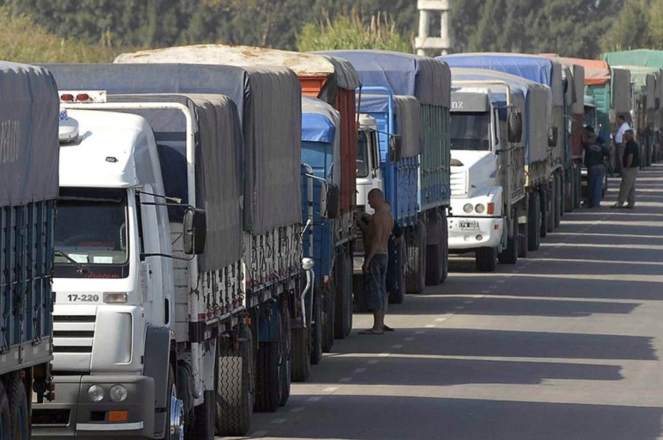 Vuelven a aumentar costos del transporte de cargas