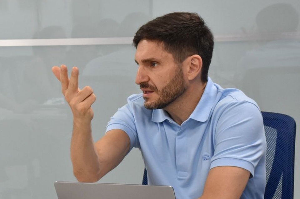 Ganancias, obra pública, Billetera SF y salarios: la agenda del gobernador Pullaro