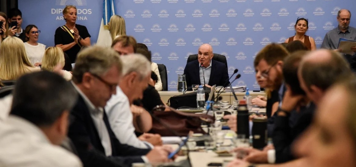 Diputados conformó comisiones para tratar la ley ómnibus