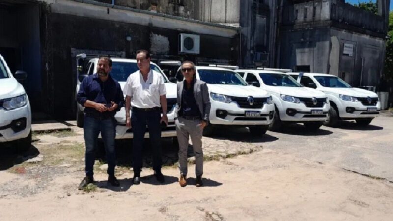 La EPE entregó cinco camionetas 4×4 en el norte de Santa Fe