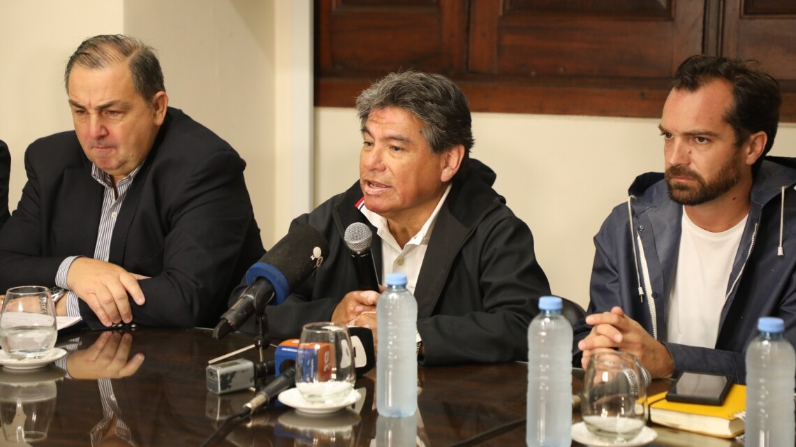 Emergencia hídrica: Pullaro y su equipo siguen ayudando al norte