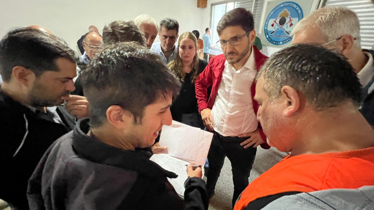 El gobernador encabezó en Reconquista la reunión del Comité de Emergencia Hídrica