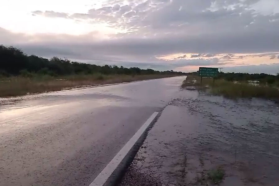 Por las grandes lluvias, pasó agua sobre Ruta 36