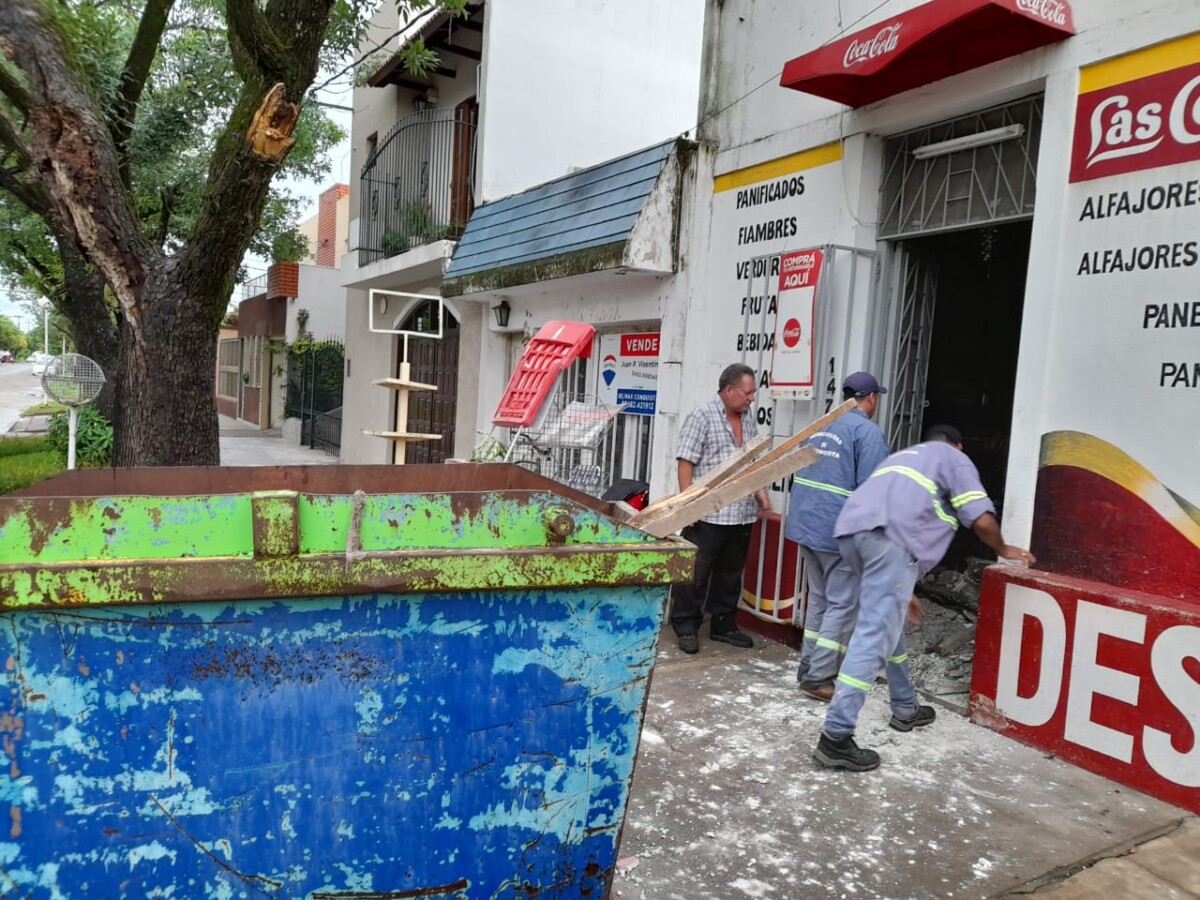 Cayó el cieloraso de un negocio de Reconquista ¿Cuál fue el motivo?