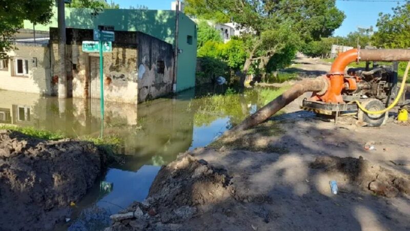 Protección Civil de Reconquista comunicó este viernes que todavía hay viviendas con agua