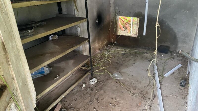 Millonario robo y destrozos nuevamente en la antena de Radio Amanecer